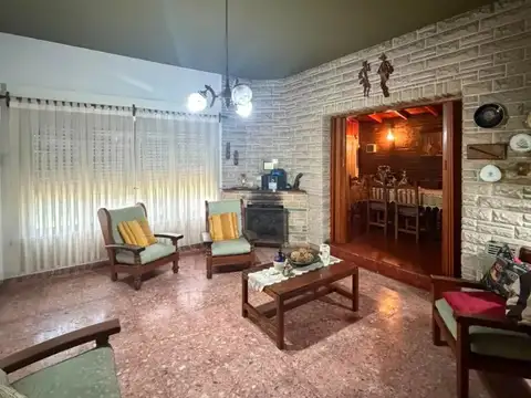 Venta Casa Quinta Sobre Tres Lotes  Libertad