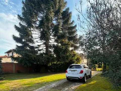 Casa en Venta con 5 cocheras