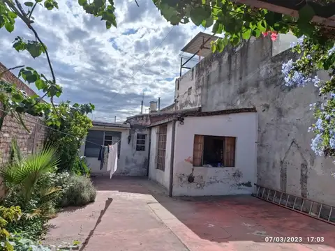 OPORTUNIDAD INVERSION CASA VENTA ALBERDI 373