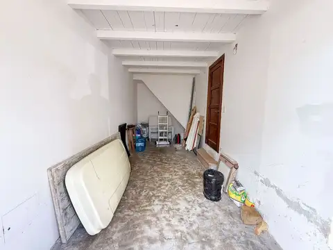 Casa 6 ambientes con 2 baños