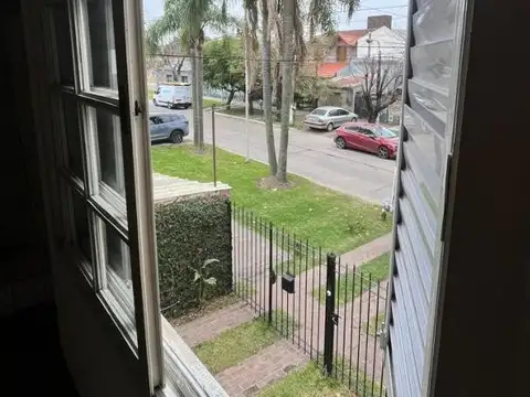 Depto dos ambientes en primer piso centro de cañuelas