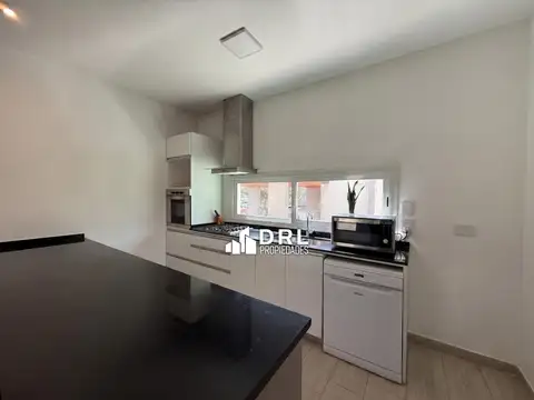Casa 6 ambientes con 3 baños