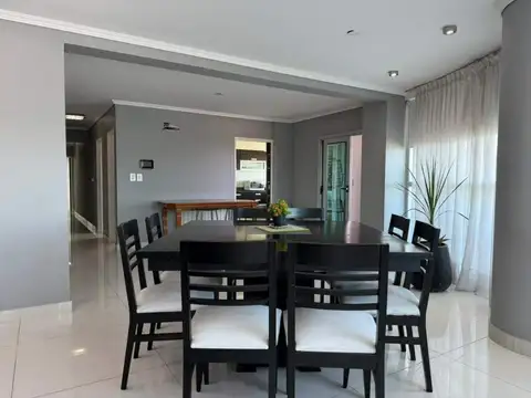 Departamento 4 ambientes con 3 baños