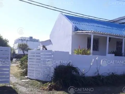 Venta casa 2 dormitorios. Manantiales.