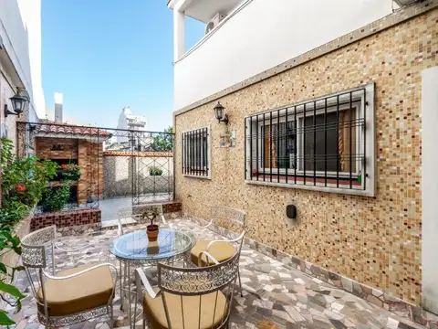 Dos casas en una: ideal para dos familias, en un terreno propio de 233 m2