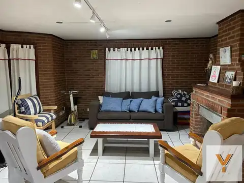 Casa en venta - 4 Dormitorios 3 Baños - Cocheras - 780Mts2 - Pinamar