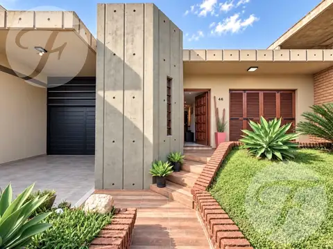 CASA 4 AMBIENTES CON PILETA, PARQUE Y DOBLE COCHERA EN ISIDRO CASANOVA