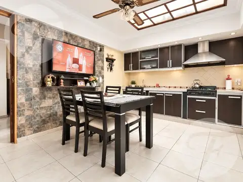 Casa 4 ambientes con 2 baños