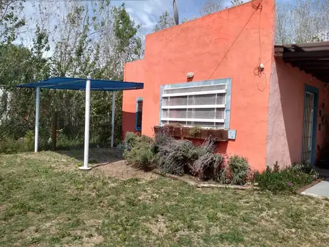 Casa 2 ambientes con 1 baño
