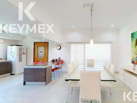 Casa 5 ambientes con 3 baños