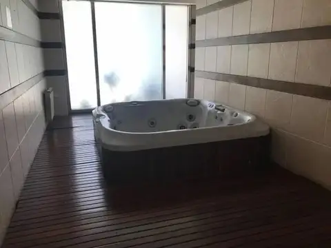 Piso Muy Alto, Torre El Faro, Vista Al Rio y Ciudad, J. Lanteri 1200