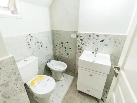 Depto Tipo Casa en Venta en Flores Norte, USD 172.000