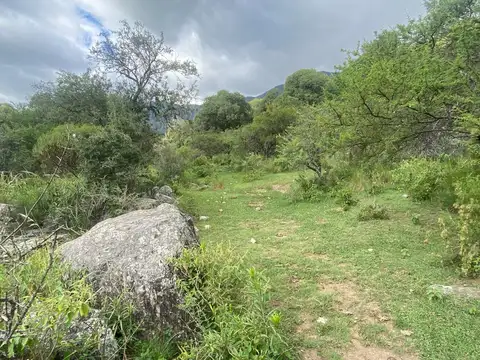 Terreno en Venta en Loma Bola, USD 170.000