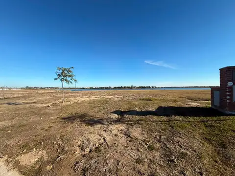 Avenida de los Lagos 100