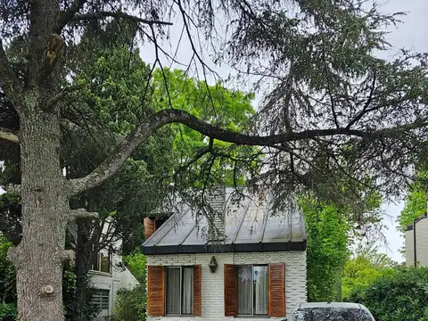 Casa en alquiler temporario - 3 Dormitorios 2 Baños - Ingeniero Maschwitz