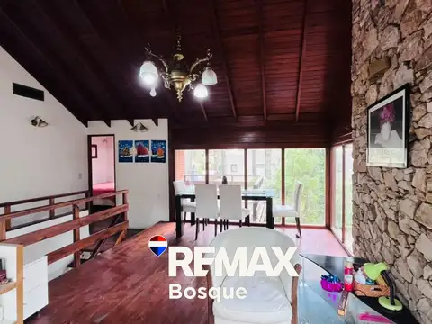 Casa 5 ambientes con 2 baños
