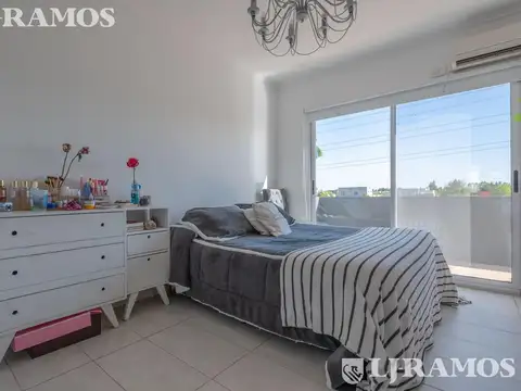 Casa 7 ambientes con 3 baños