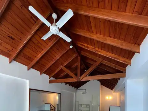 Local en Alquiler en Funes, $ 1.900.000