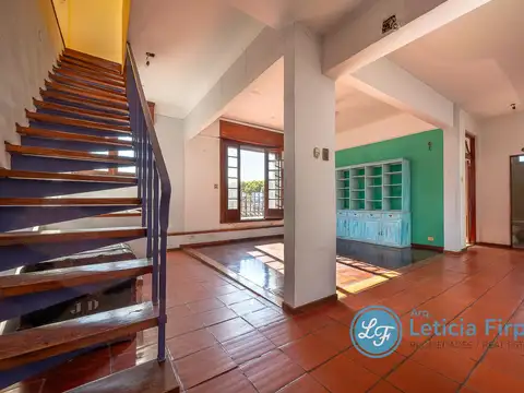Depto Tipo Casa 4 ambientes con 2 baños