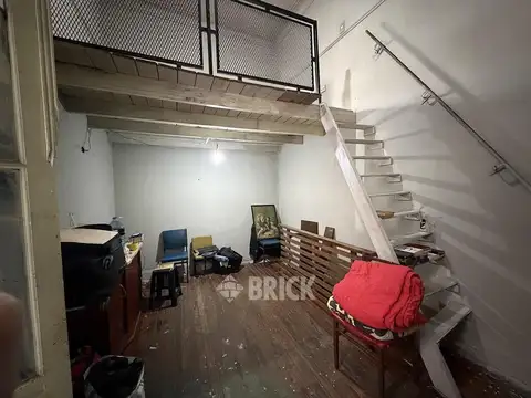 TIPO CASA SIN EXPENSAS EN HUMBERTO 1° AL 1900 - CONTRAFRENTE DOBLE ALTURA