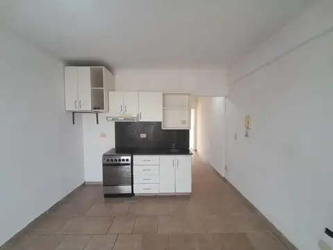 Gral. Urquiza Edificio Itati ll E/ Av. Ricardo Balvin y Cjal. Tribulato