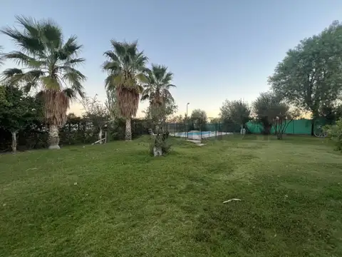 Casa en Venta con 10 cocheras