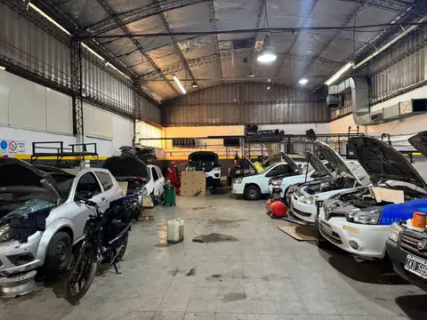 Edificio Comercial en venta - Oficinas - Baños - Cochera - 1.000Mts2 - Ituzaingó