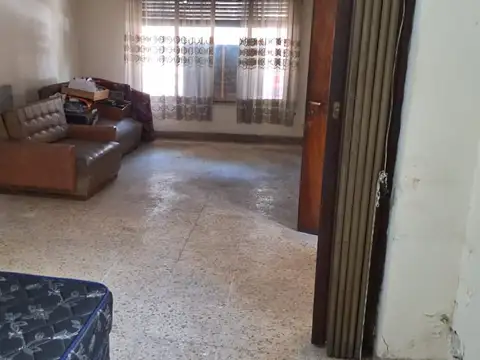 Departamento tipo casa en venta en Pompeya