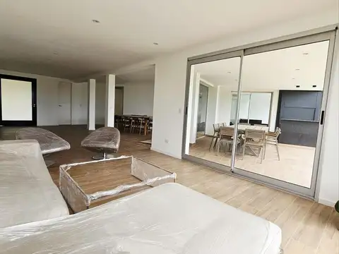 Casa 5 ambientes con 5 baños