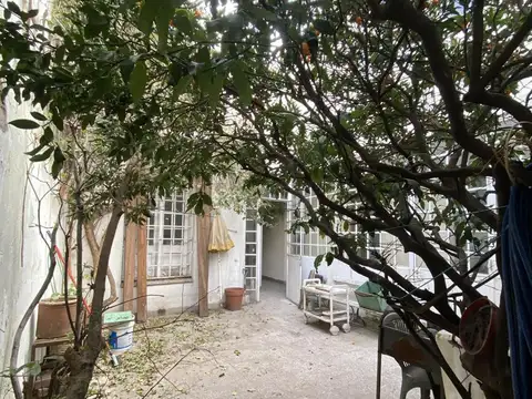 PH con patio a cielo abierto y arbolado. 4 ambientes en el corazón de Chacarita. OPORTUNIDAD 