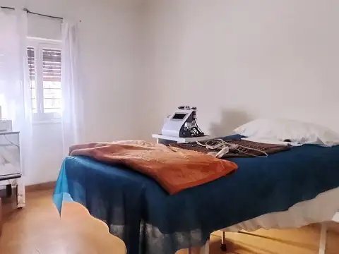 Casa 8 ambientes con 3 baños