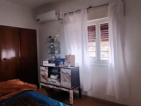 Casa en Venta con 6 cocheras