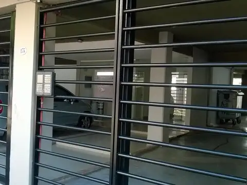 Don Orione 1100, Piso 1