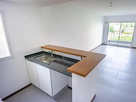Zeballos 2200