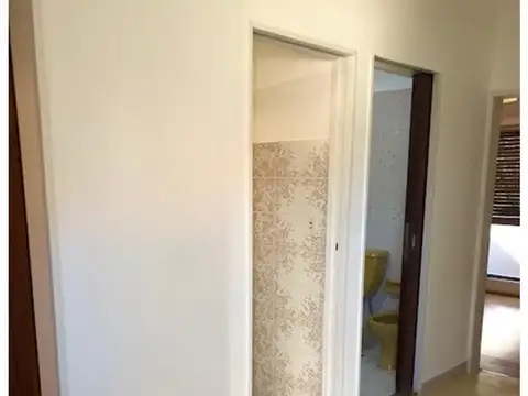 Depto Tipo Casa en Alquiler en Caseros, $ 900.000