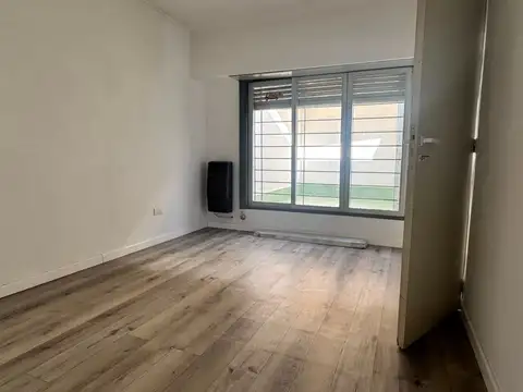 Depto Tipo Casa en Alquiler en Moron, $ 750.000
