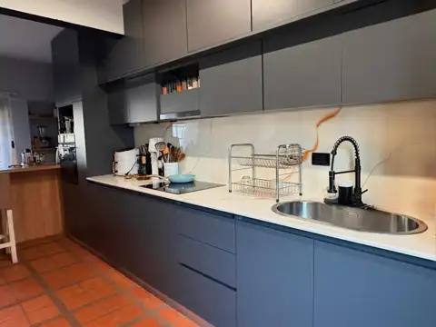 Casa en venta 4 Dormitorios en Apta crédito hipotecario. Villa Alpina I Pilar. Lote 689 m² - To...
