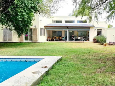 Alquiler - Casa en Barrio Lago de Manzanares - Pilar -Con muebles