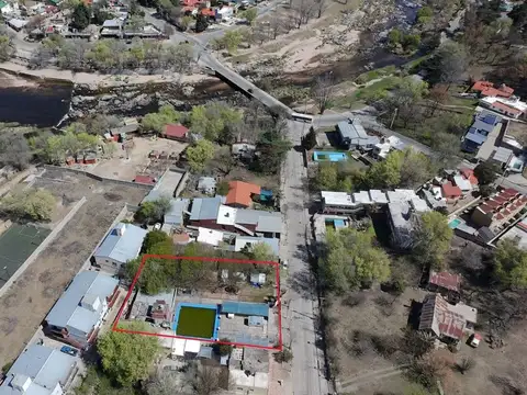 VENTA PROPIEDAD SALON PILETA QUINCHO BAÑOS COCINAS