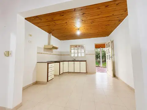 Casa 3 ambientes con 1 baño