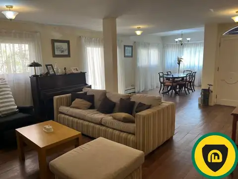 Casa 6 ambientes con 3 baños
