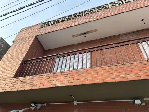 Depto Tipo Casa en Alquiler de 3 ambientes