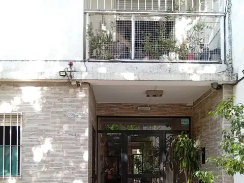 Departamento 3 ambientes c/frente con Balcón