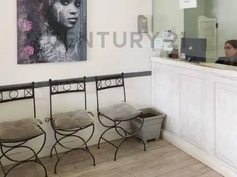 Rudecindo Roca 1000, Piso 0