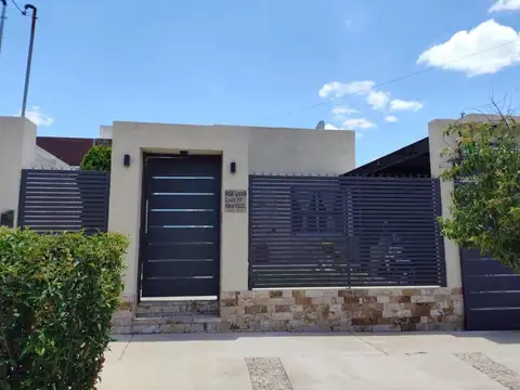 Adolfo Bioy Casares e/ Beatriz Sarlo y Martin Caparros