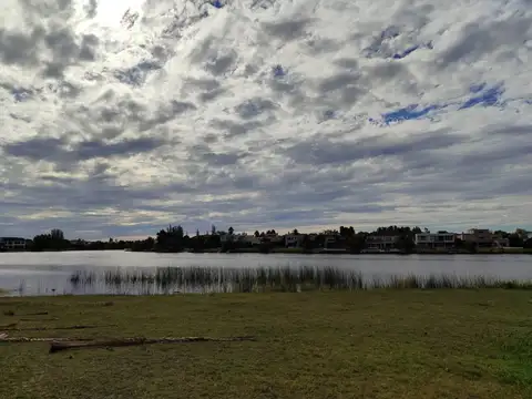 Terreno en Venta 99  mts Fondo