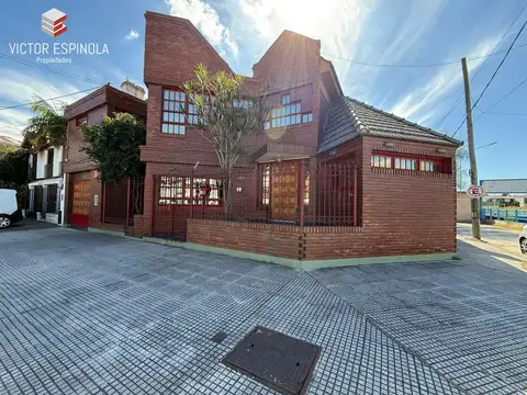 Venta Chalet 6 ambientes Caseros Cochera y Patio APTO CREDITO