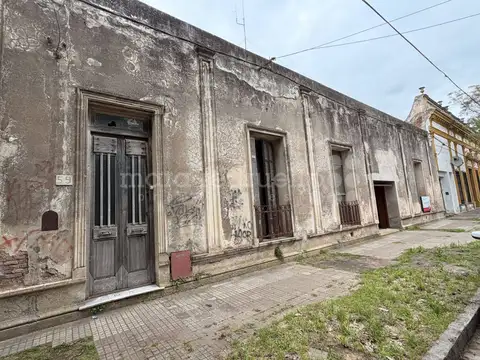 EN VENTA CASA A REFACCIONAR CENTRO HISTORICO DE CHASCOMUS CASCO ANTIGUO TERRENO