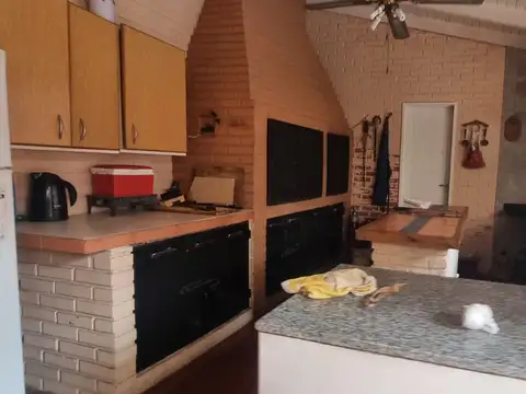 Casa 4 ambientes con 3 baños