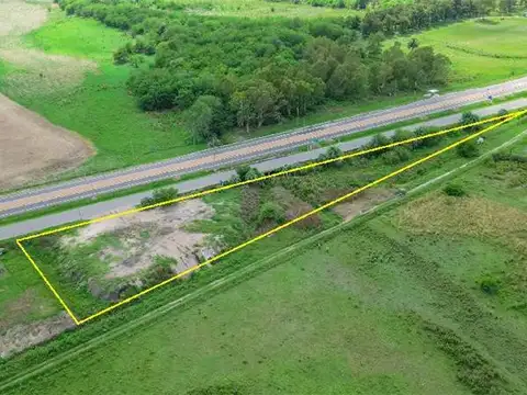 Amplia superficie sobre Ruta Nacional, 3083 M² para...